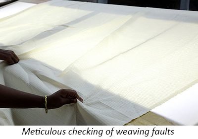 Meticulous-checking-of-weaving-faults2